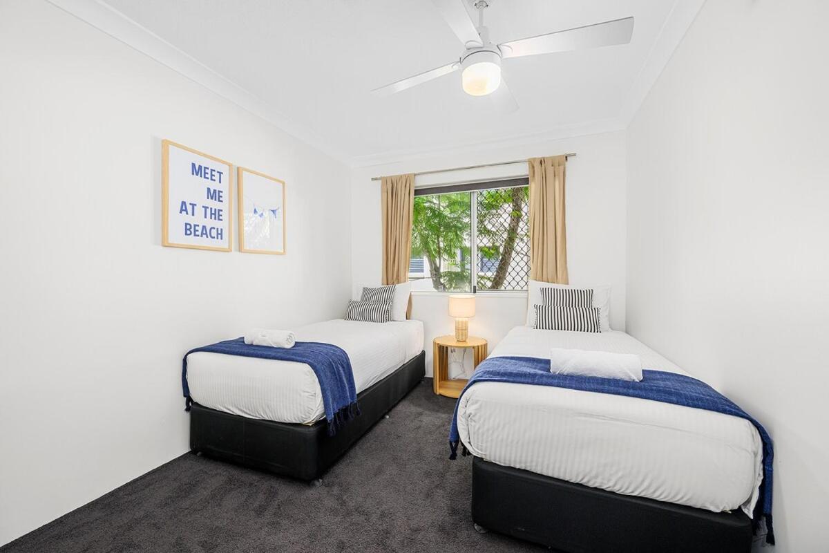 Apartment Rare 3 Bed Beachside Burleigh *
